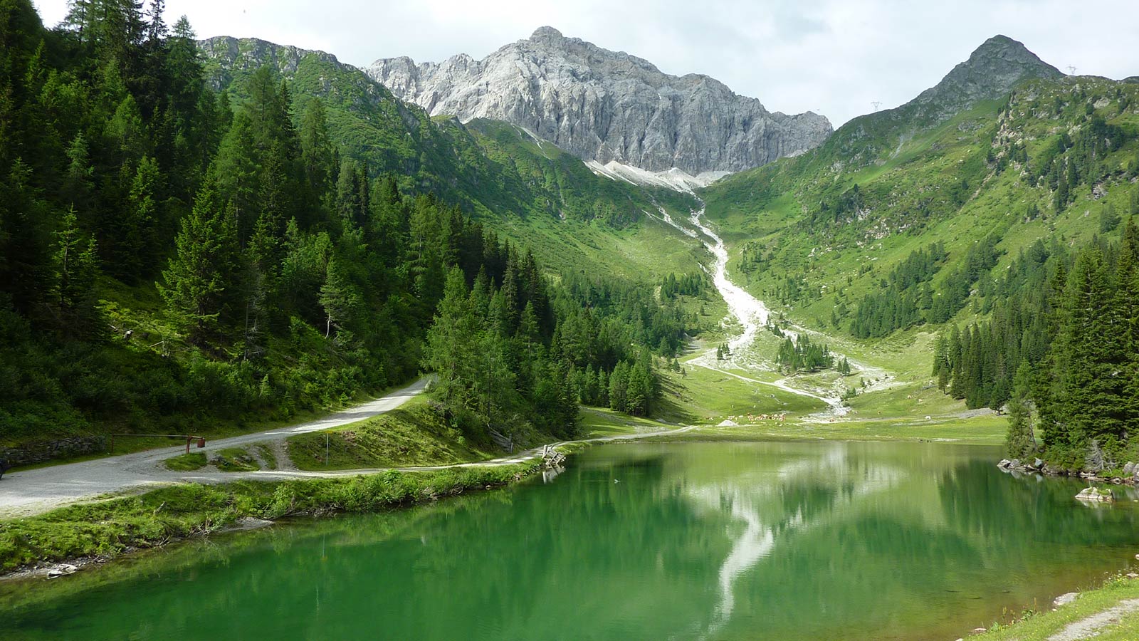 Der Klapfsee in Obertilliach im osttiroler Lesachtal